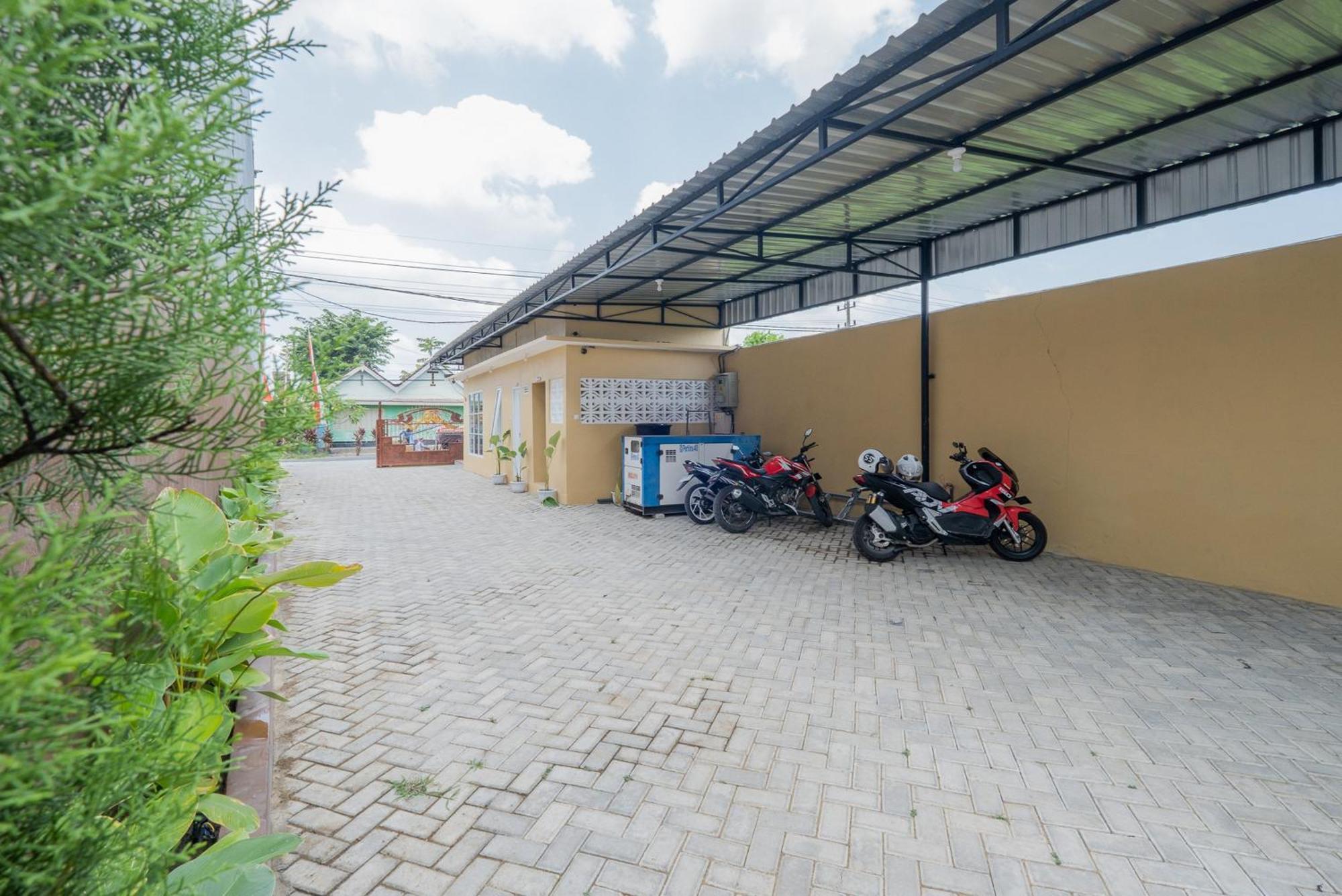 Kedungwaru Reddoorz Syariah Near Rsud Dr Iskak Tulungagung酒店 外观 照片