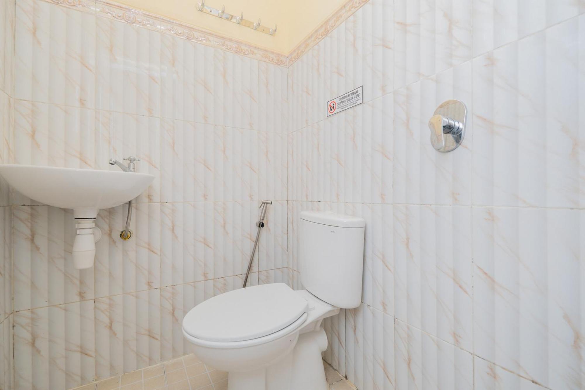 Kedungwaru Reddoorz Syariah Near Rsud Dr Iskak Tulungagung酒店 外观 照片